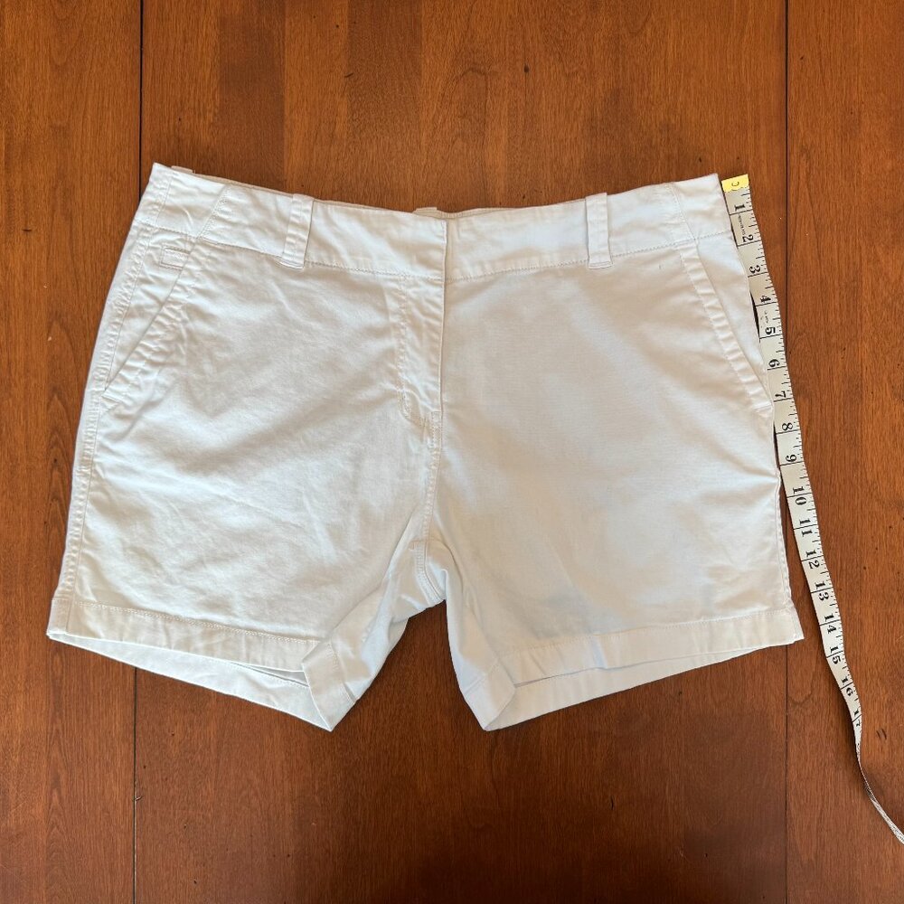 Vineyard Vines Shorts - Size 12 - White